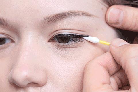 How to use magnetic eyeliner (3)